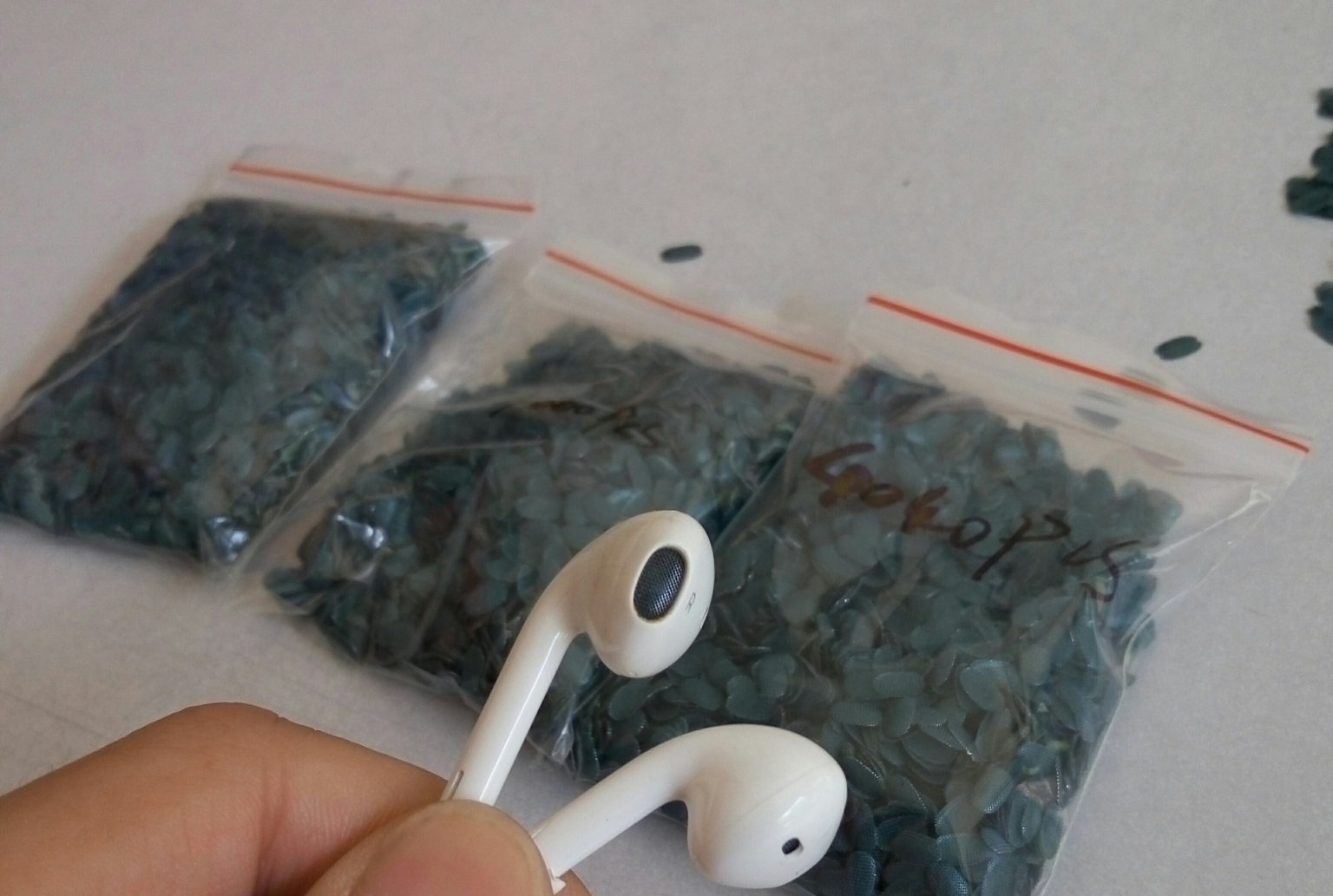 供应用于耳机生产的苹果五代耳机原装宝蓝钢网，东莞特供苹果五代耳机钢网，苹果耳机钢网，宝蓝色钢网