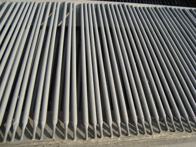 供应d717耐磨合金焊条 堆焊焊条D717