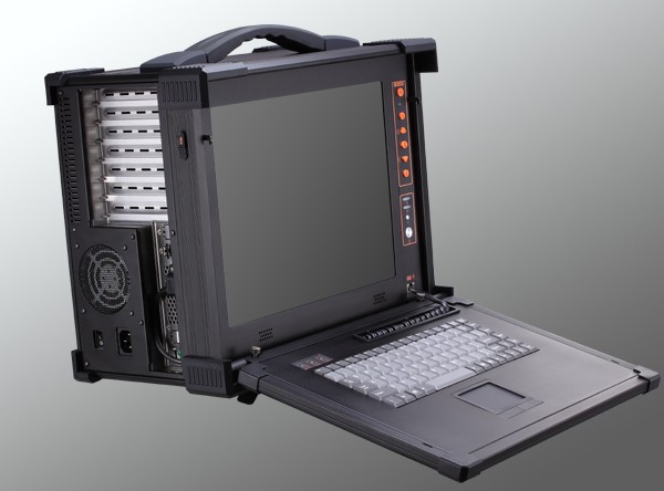 供应用于工业控制的下翻式便携式计算机PWS-BC830M