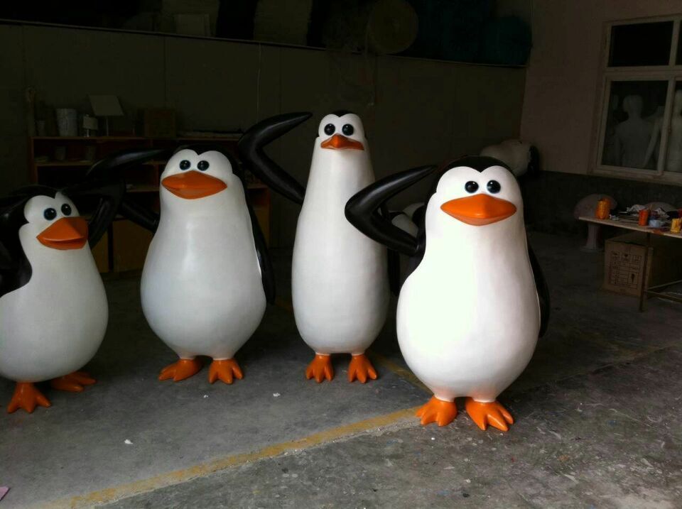 供应马达加斯加企鹅卡通雕塑展览道具租赁