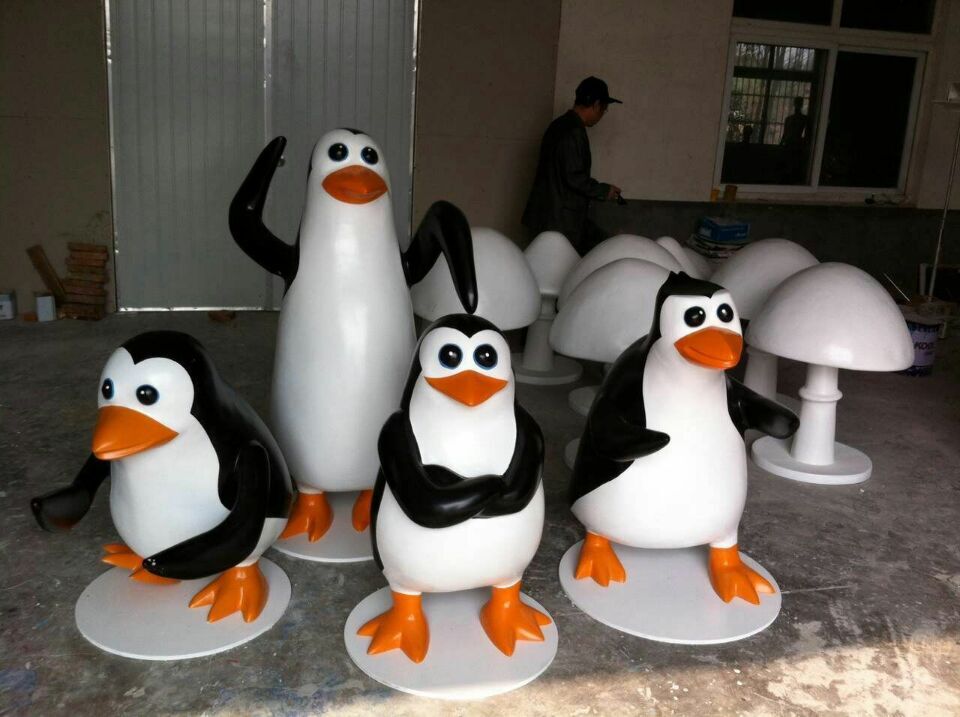 供应马达加斯加企鹅卡通雕塑展览道具租赁