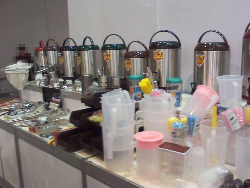 供应深圳奶茶店封口机 果糖机 保温桶 摇摇机 奶茶设备整套齐全 批发