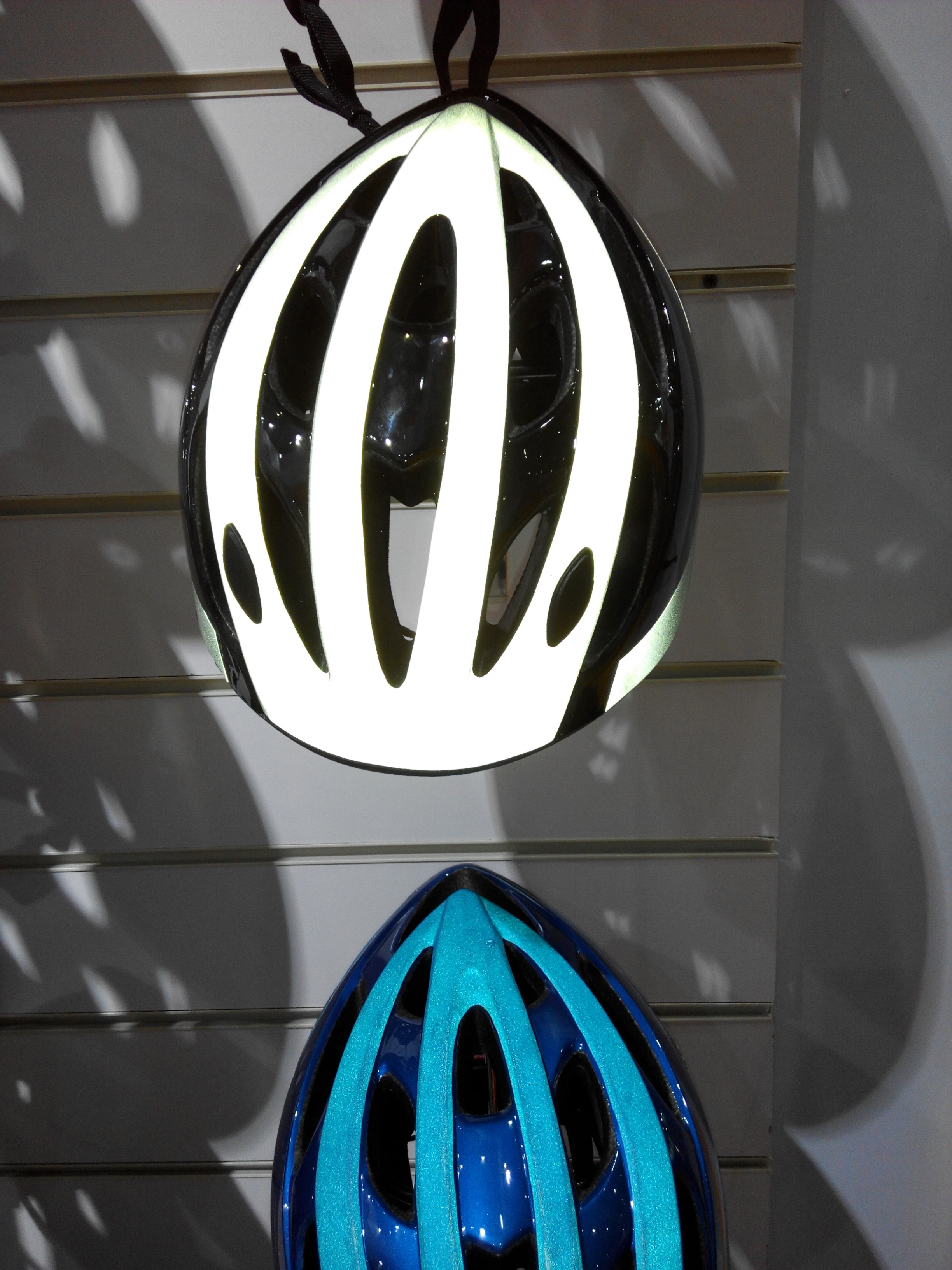 台湾丽视品牌供应用于骑行头盔|滑雪头盔的反光骑行头盔吸塑反光PC/PVC片材自行车骑行安全头盔图片