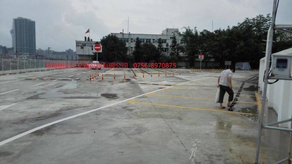 供应珠海停车场改造施工道路热熔划线