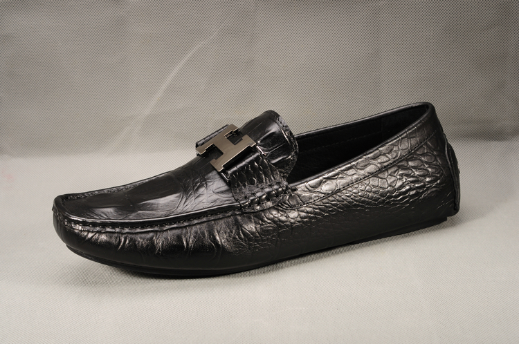 供应用于鞋服的广州勇芳鞋厂爆款现货鳄鱼纹豆豆鞋图片