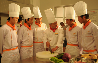 河北邢台学厨师烹来具有30年饪历史的国家一级老牌名校虎振厨师教育