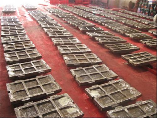 供应用于高铬锤头的高锰钢鄂板 耐热钢铸件价格图片