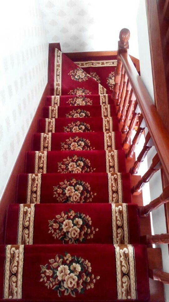 供应用于旋转楼梯|别墅楼梯|酒店楼梯的青岛楼梯地毯 定做青岛楼梯地毯踏步 青岛楼梯地毯加工 青岛楼梯地毯定制