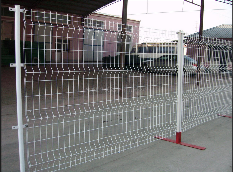 供应用于场地围栏 的果园护栏网 苗木场护栏网 金属护栏网 铁丝网护栏网