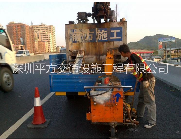 深圳市深圳停车场车位划线 道路热熔划线厂家