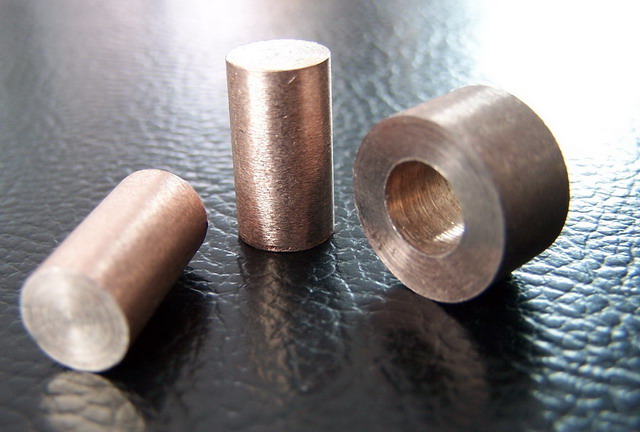 世界钼都洛阳四丰供应用于高温电子的钨铜合金钨铜电极合金丝合金棒图片