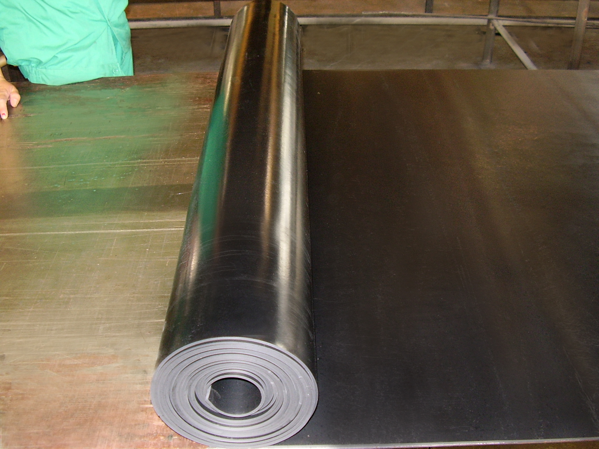 供应用于防滑防腐耐磨的生产供应工业橡胶板 常规宽度 橡胶板，价格优惠，量大从优