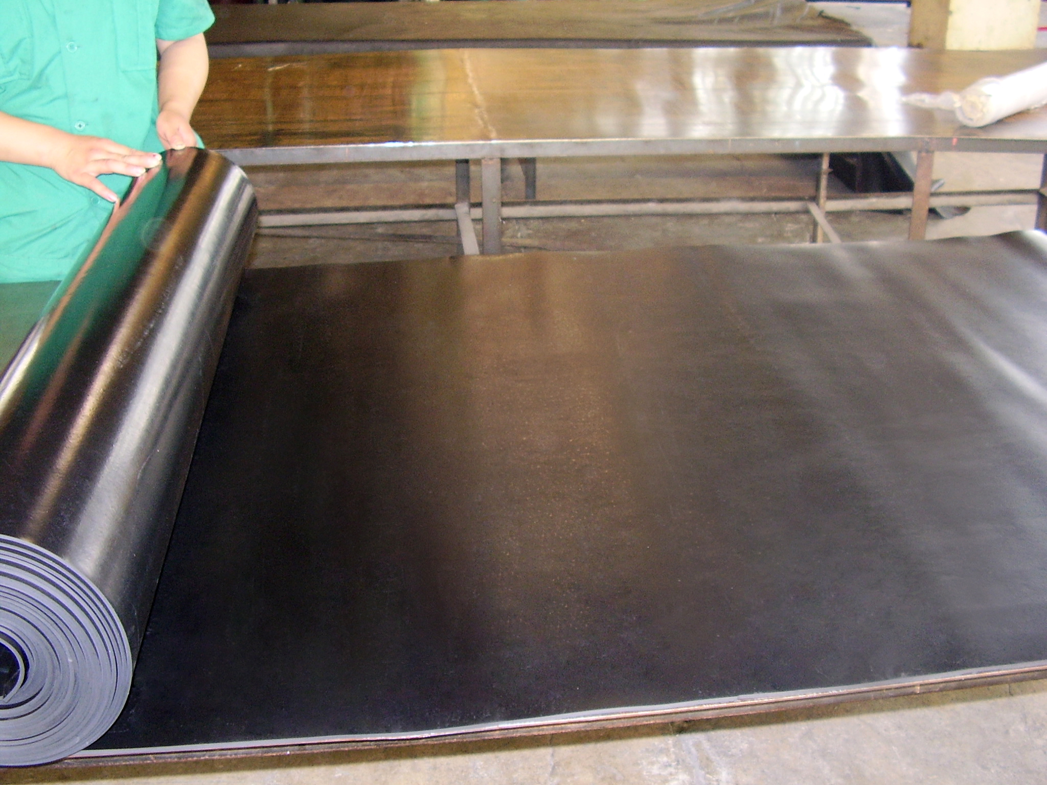 供应用于防滑防腐耐磨的生产供应工业橡胶板 常规宽度 橡胶板，价格优惠，量大从优