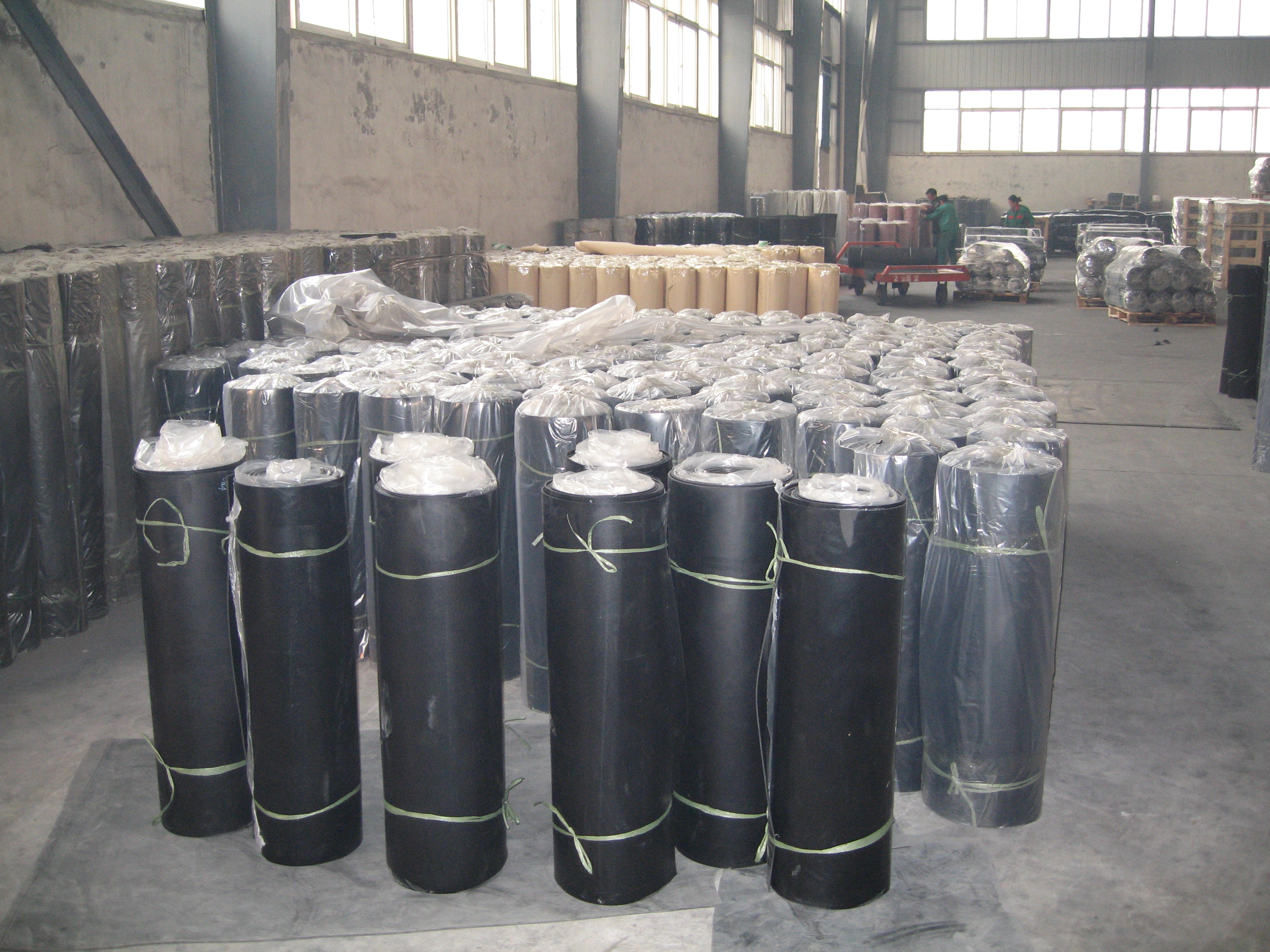 供应用于防滑防腐耐磨的工业橡胶板 常规宽度 橡胶板厂商，质优价廉，专业厂商