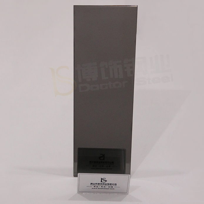 供应304镜面黑钛不锈钢装饰板  2015最流行不锈钢镜面板  彩色不锈钢板