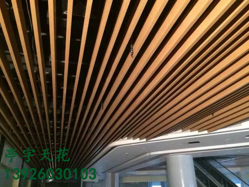 供应用于工程的木纹铝方通厂家 热转印木纹铝方通
