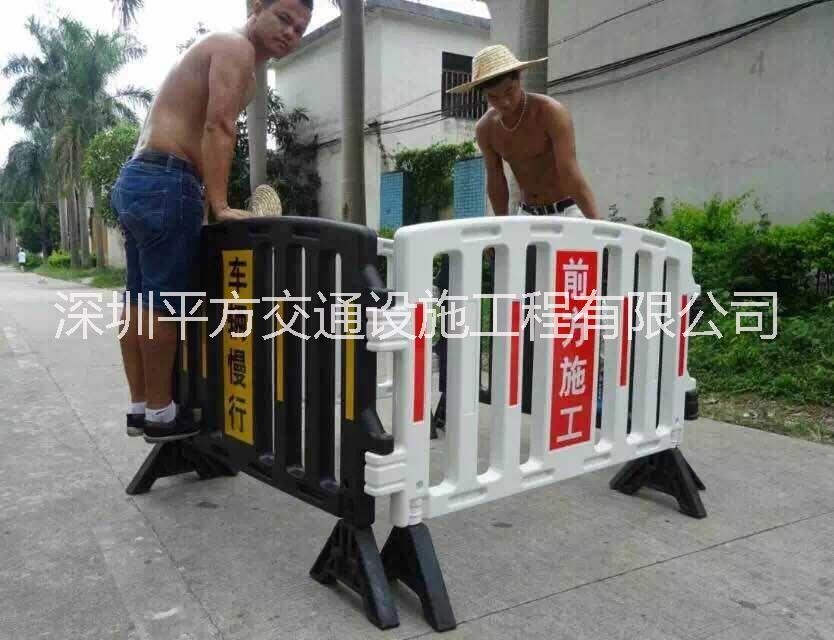 供应用于道路施工隔离的深圳胶马生产厂家 深圳塑料护栏 塑料铁马