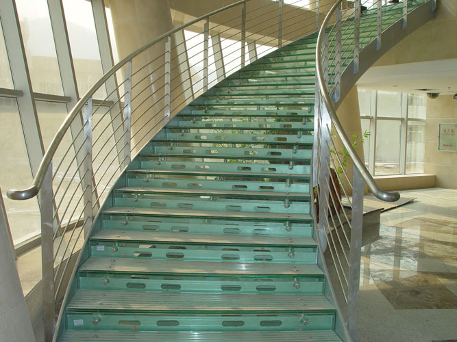 供应用于楼梯的建造Q235钢结构室内室外楼梯