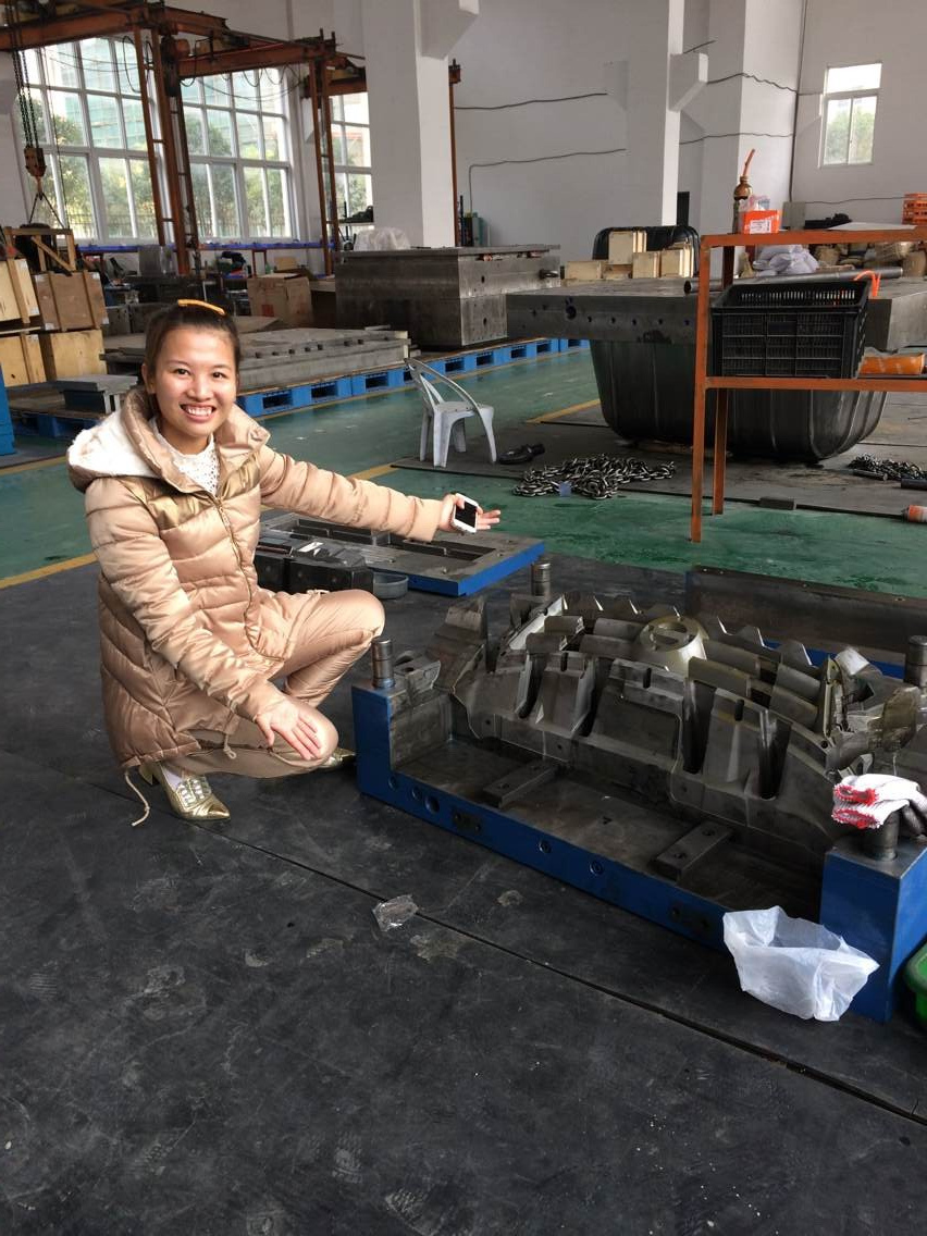 黄岩郑州日产汽车模具加工 生产汽配模加工厂家 定做汽配塑料模加工报价 ​