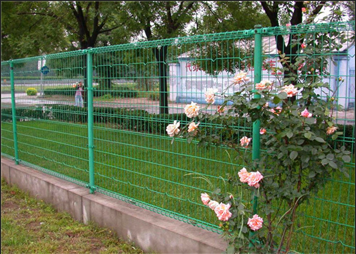 供应果园围栏网   苗圃围栏网  养殖场护栏网