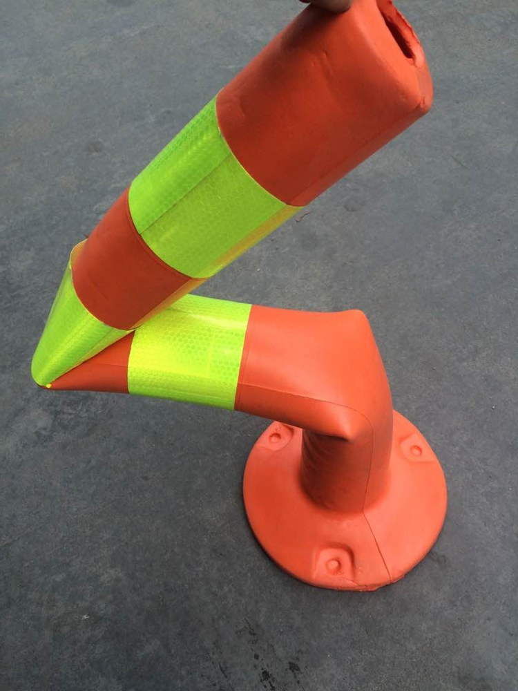 供应深圳EVA泡沫弹力柱警示柱防护桩柔性立柱公路防撞柱路桩隔离桩标志柱图片