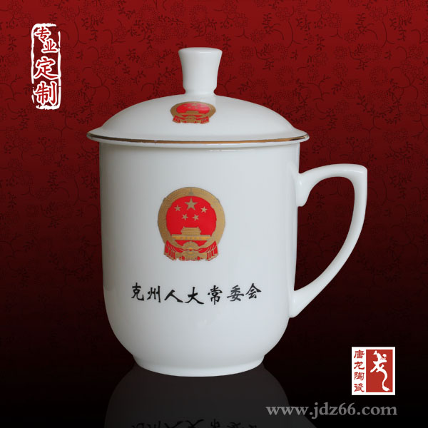 供应用于礼品的景德镇陶瓷茶杯定做厂家图片