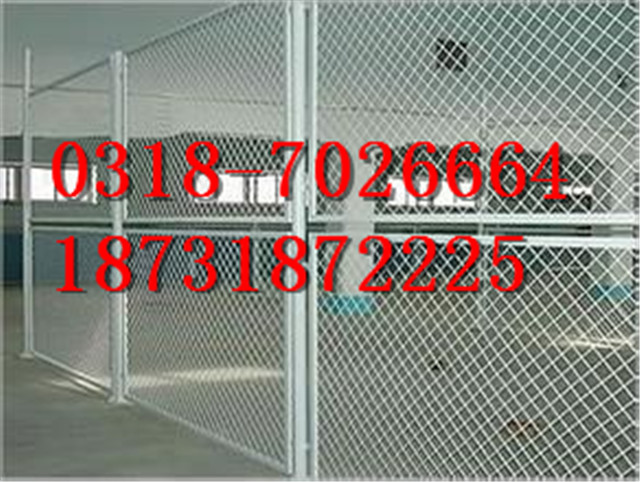 供应钢板网护栏网/浸塑钢板网/防眩晕网