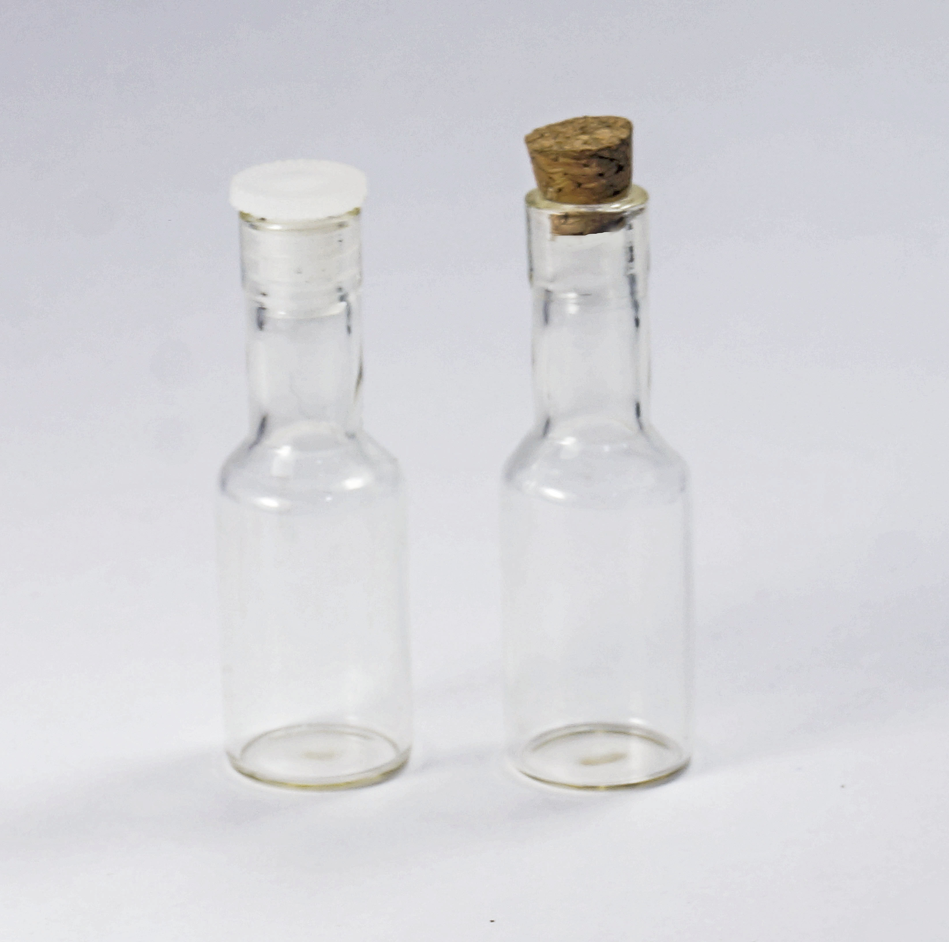 供应精品小酒瓶管制玻璃瓶成批生产图片