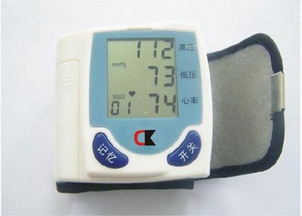 供应用于测量血压|测量心率的长坤腕式臂式电子血压计CK-101A图片