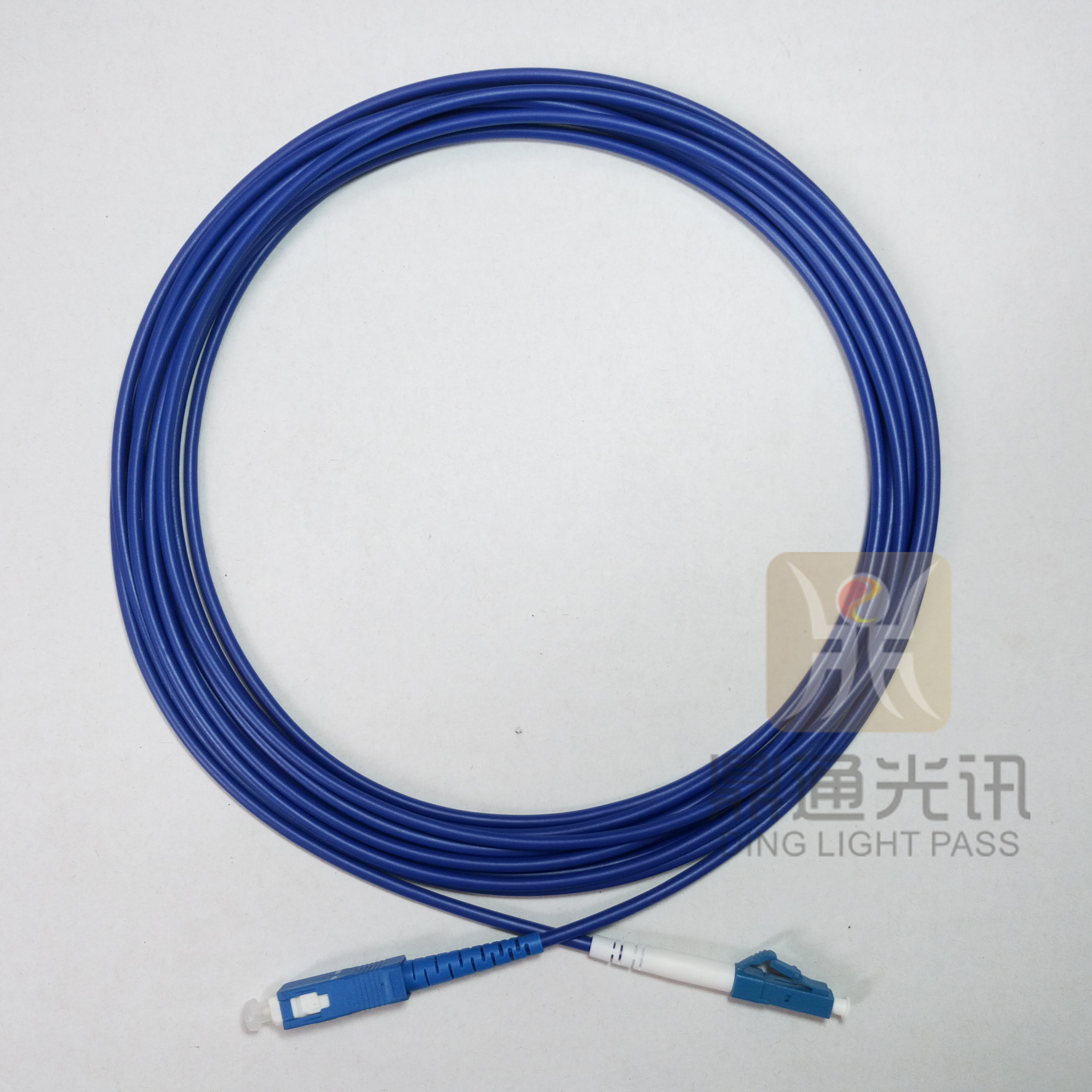 厂家直供应LC-SC单模单芯单纤铠装光纤跳线3米