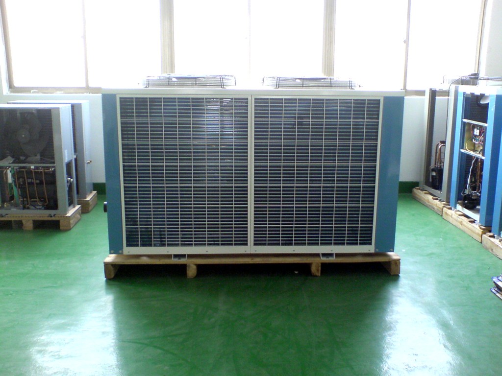 供应深圳商用空气能机组 比电热水器省电75% 价格实惠 无论天气温度如何，一直供应热水