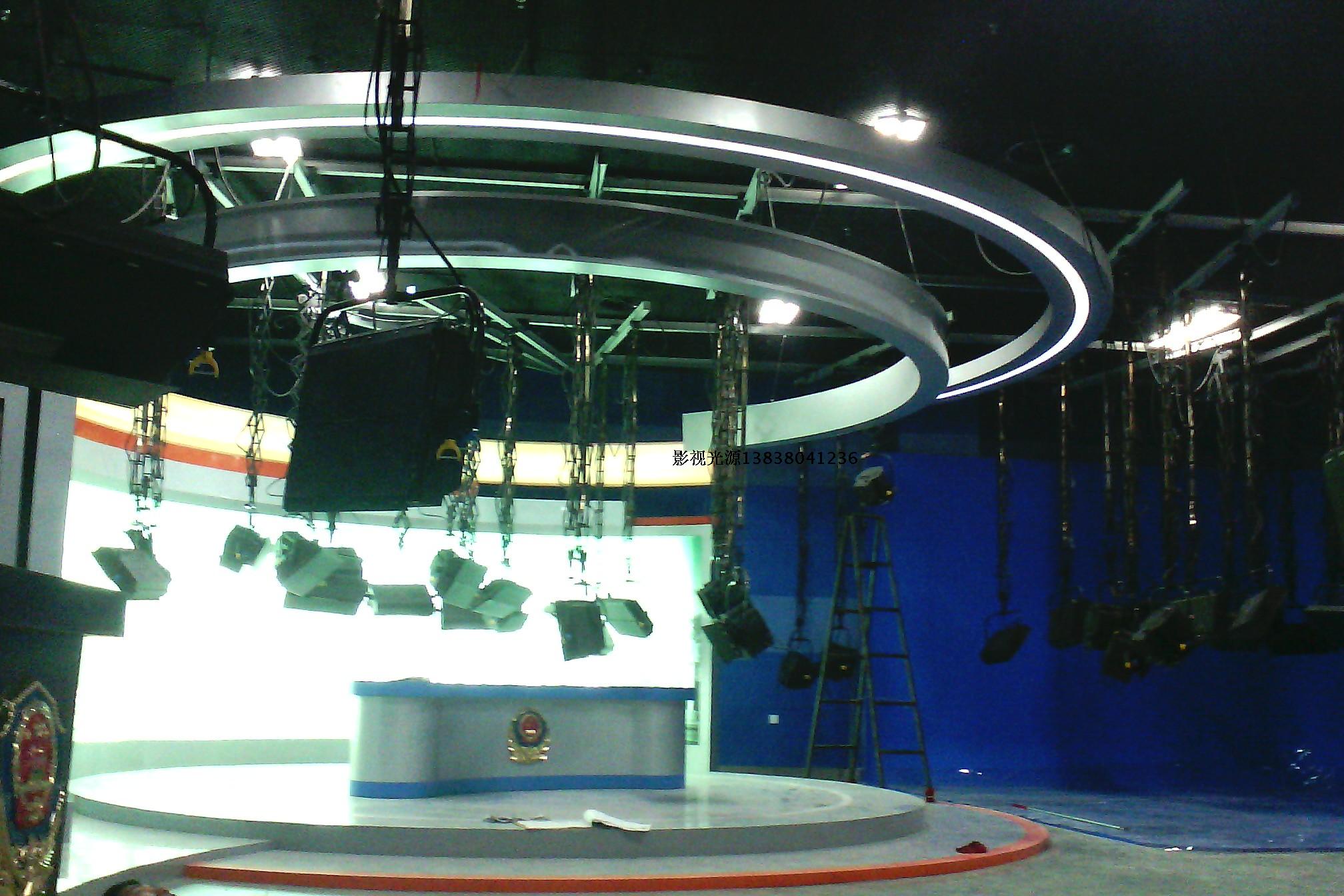 供应恒力铰链/吊杆三基色柔光灯演播室灯光吊杆升降器5m