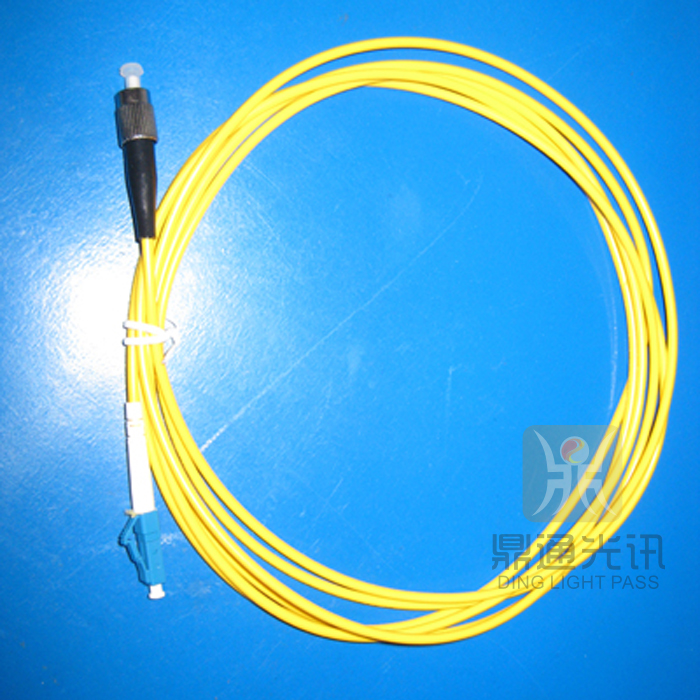 厂家直供FCSCST-LC单模电信级3米光纤跳线光纤尾纤图片