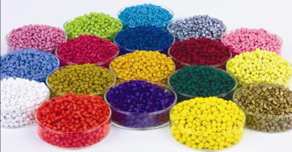 供应用于塑料着色的深圳高价回收色母料
