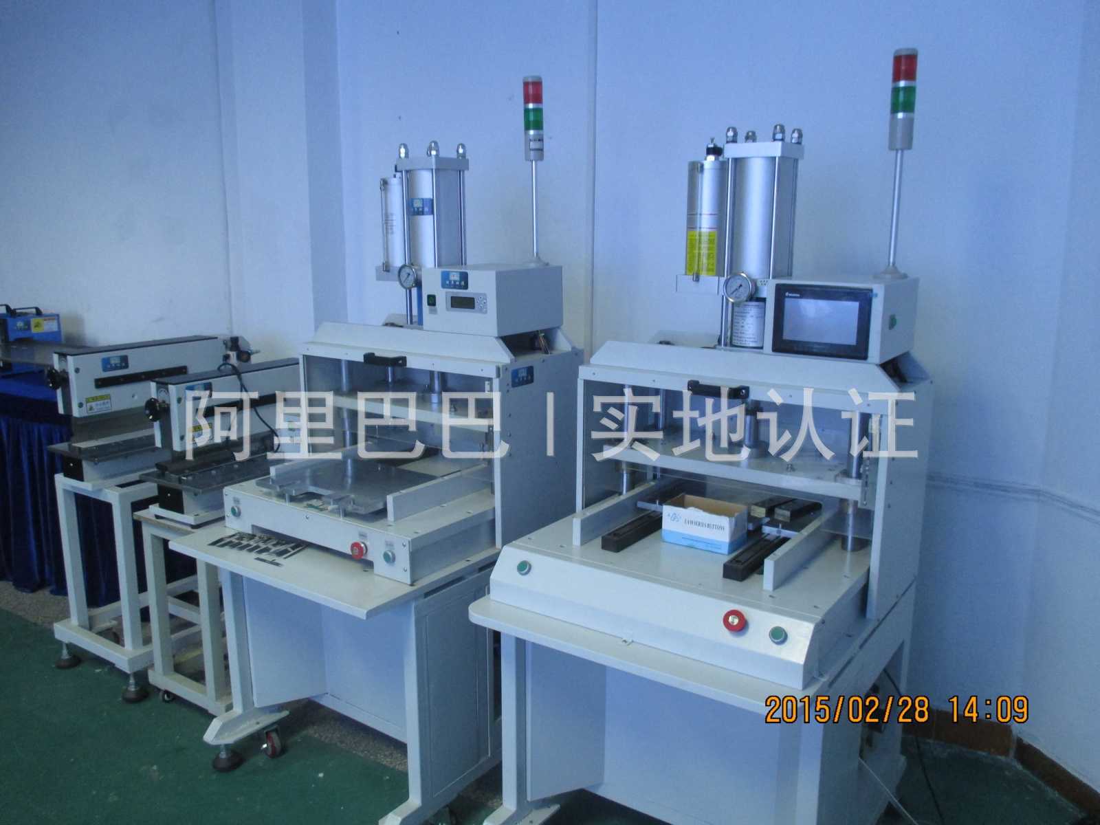 东莞市专业厂家批发供应自动分板机，焊接机，PCB锣板机。图片