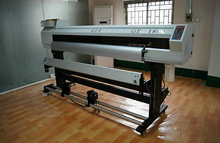 供应用于服装印花的国产高速数码打印机－高宝1800图片