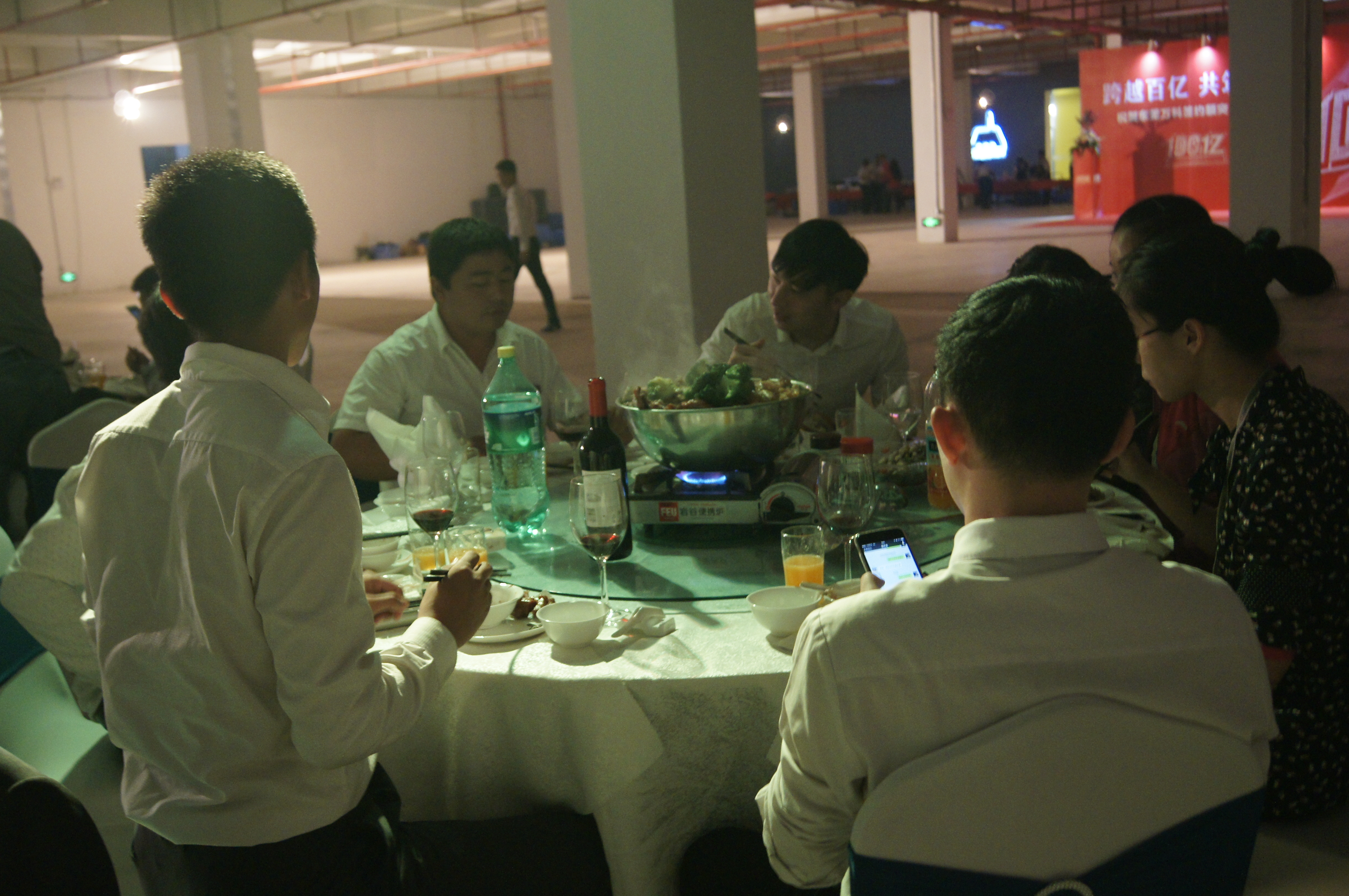 深圳市宴会餐饮厂家供应用于企业年会|工厂年会聚餐的宴会餐饮