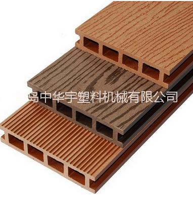 供应用于木塑装饰的PVC木塑型材生产线