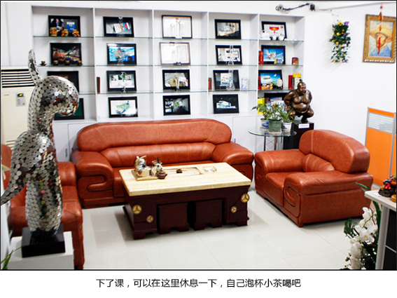 深圳平面设计培训英美吉平面广告印刷班图片