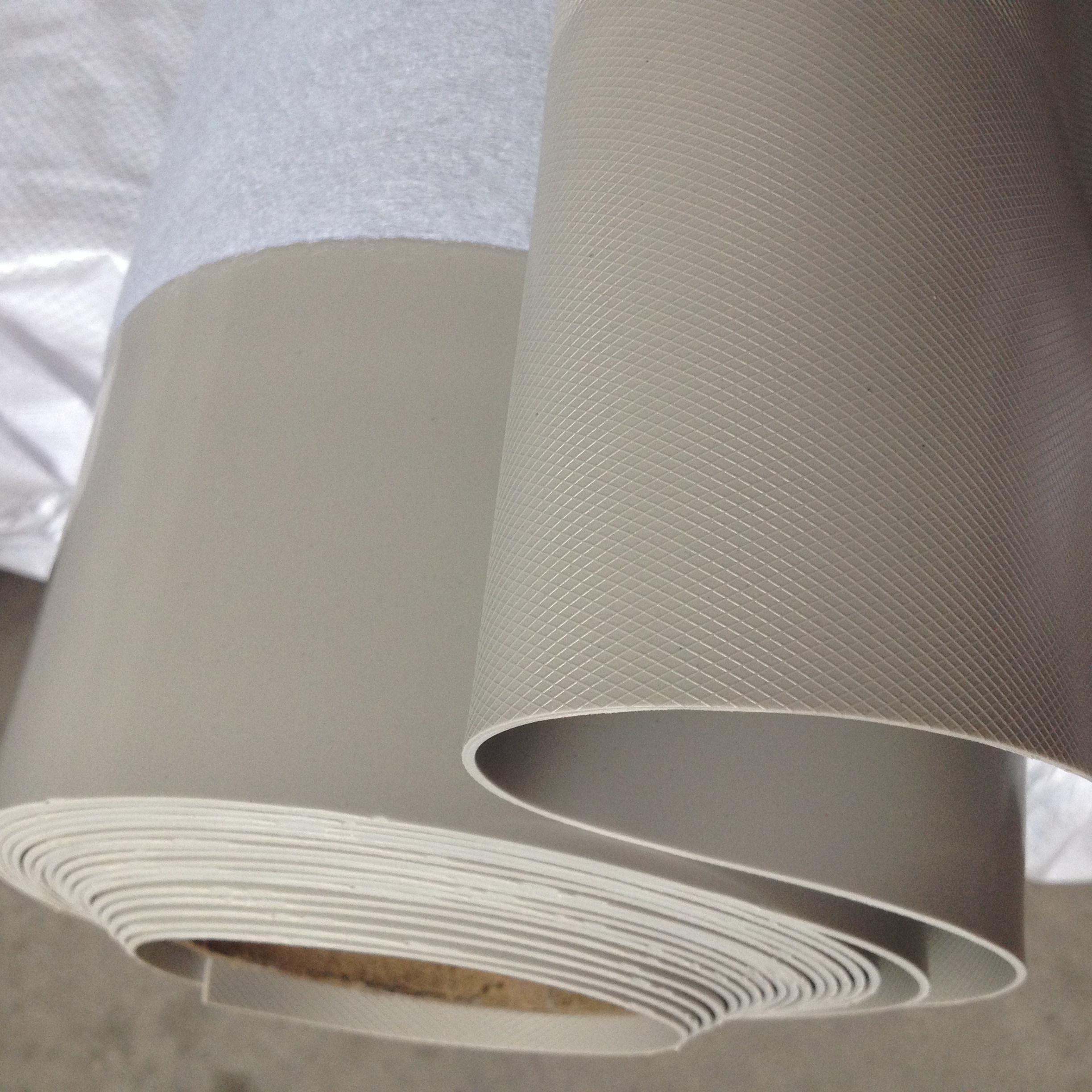 供应仿国标L类PVC防水卷材 屋面防水专用防潮材料 厂家直销
