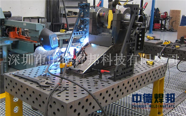 供应用于焊接机器人|汽车焊接制造|管道焊接制造的机器人焊接工装现已加入工业自动化