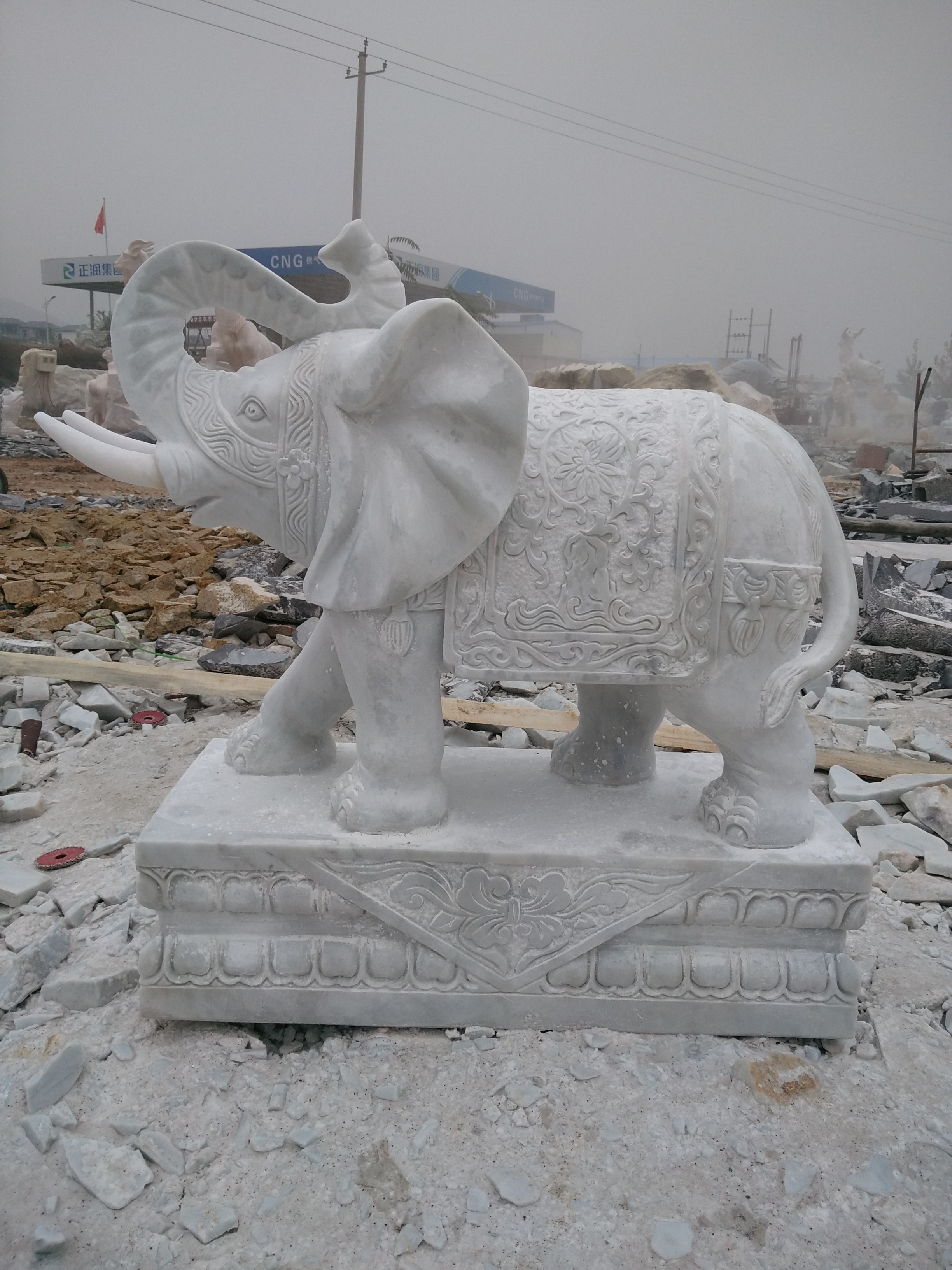 供应石雕大象厂家批发价格，1.8米门口摆放石雕大象图片