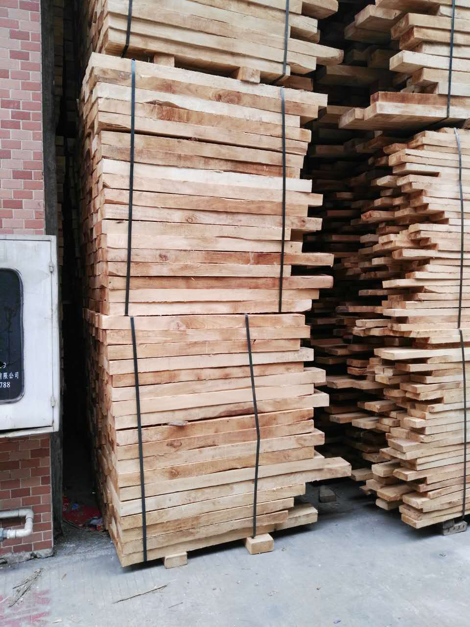 供应西安橡胶木自然板批发价格，西安橡胶木自然板批发，西安橡胶木自然板厂家报价，西安橡胶木自然板批发价格
