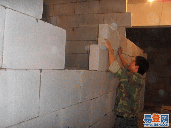 浦东厂家直销加气块185每立方起，承包轻质砖隔墙工程