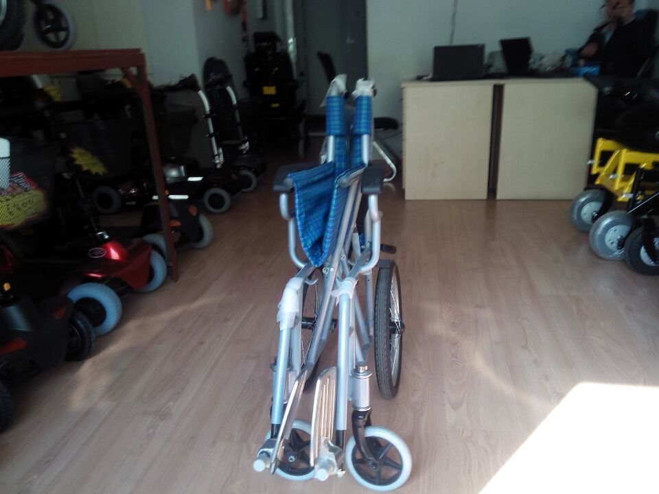 北京市出租销售各种大小轮手动电动轮椅厂家供应出租销售各种大小轮手动电动轮椅