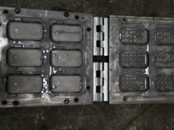 供应模具制造厂家硅胶制品手机套塑料图片