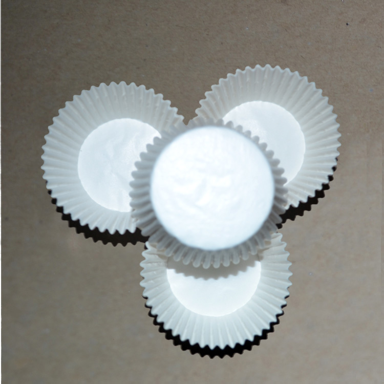 供应用于烘焙包装的直销防油半透明小圆蛋糕纸托杯---（圆形蛋糕纸托杯）