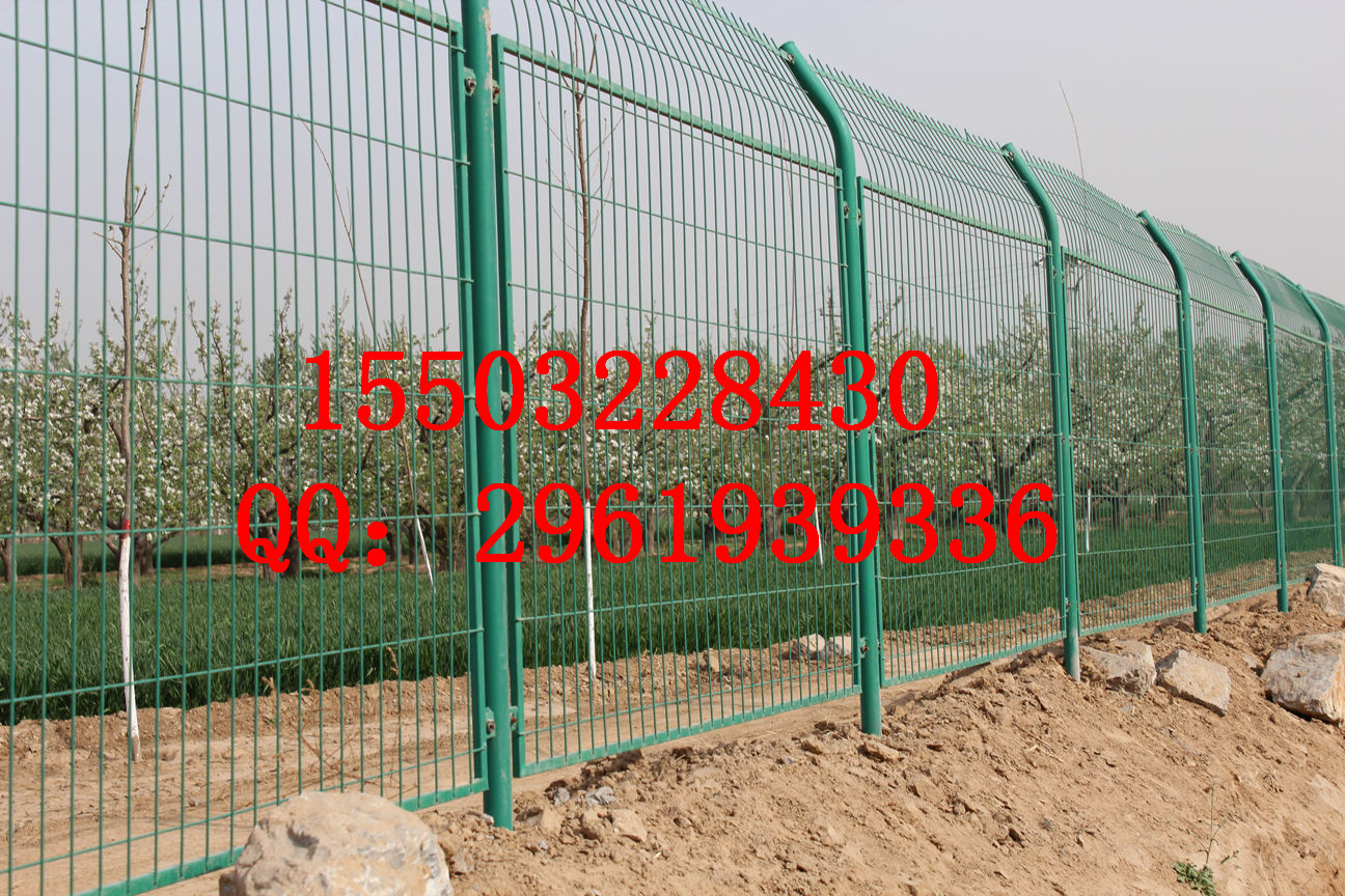供应用于围墙的1.8米围墙铁丝网边框铁丝网围栏最新报价图片