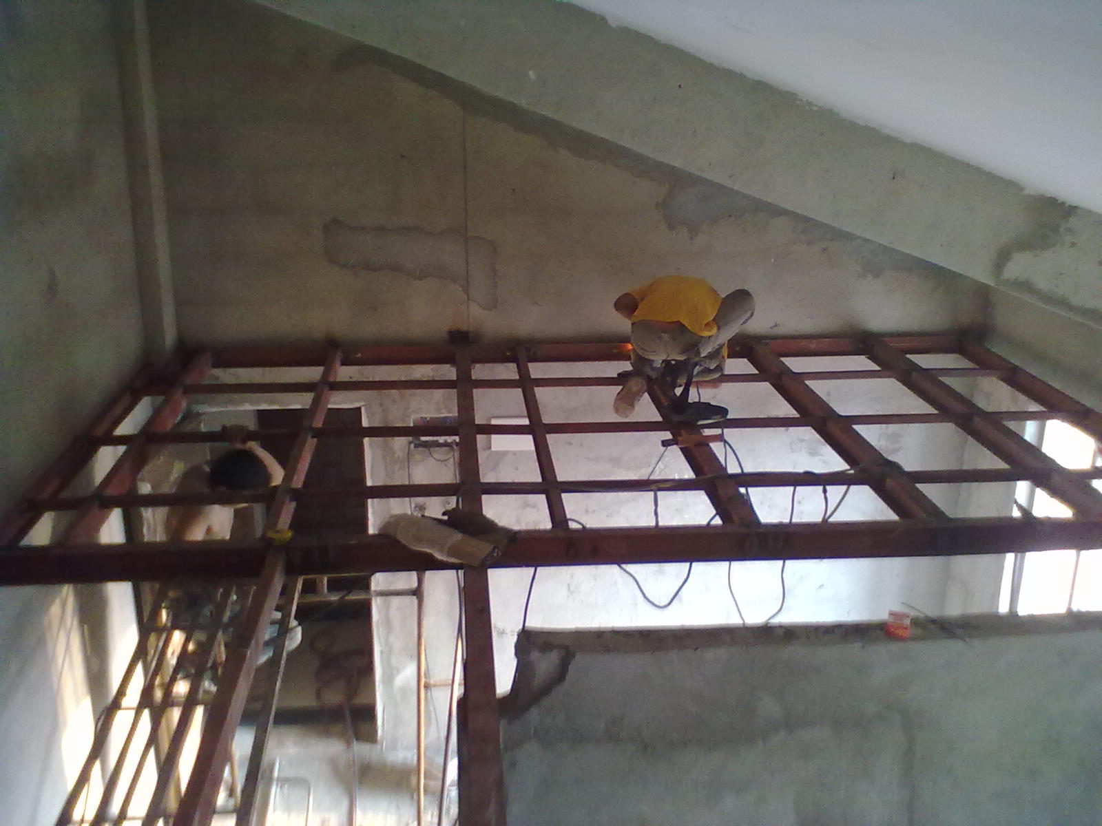 平谷区房屋改建加层加顶搭建各种隔层夹层二层钢平台焊接钢梯