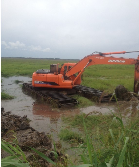 沼泽挖掘机械改装@湿地挖掘机的水陆两用挖掘机@湿地挖掘机